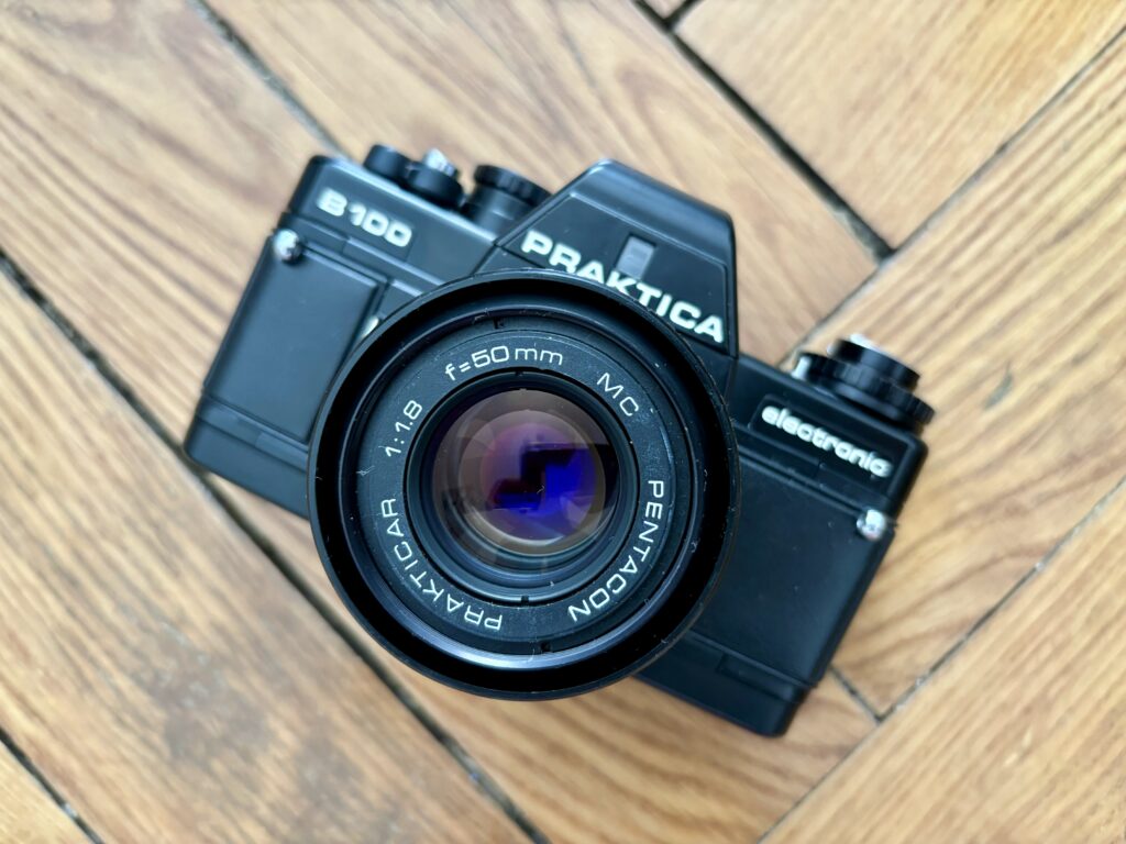 Praktica B 100 (Pentacon Dresden) - von vorn